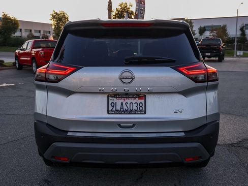 Used 2023 Nissan Rogue SV image 5