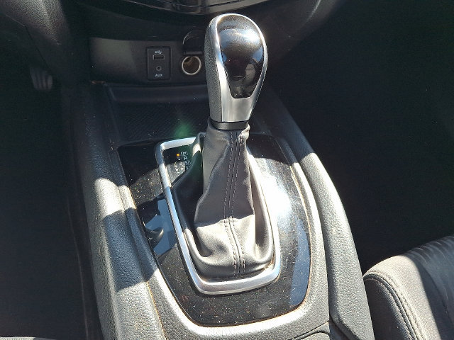 Used 2017 Nissan Rogue SV AWD/4WD image 14