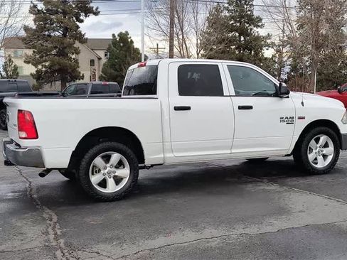Used 2023 RAM 1500 Classic SLT image 9