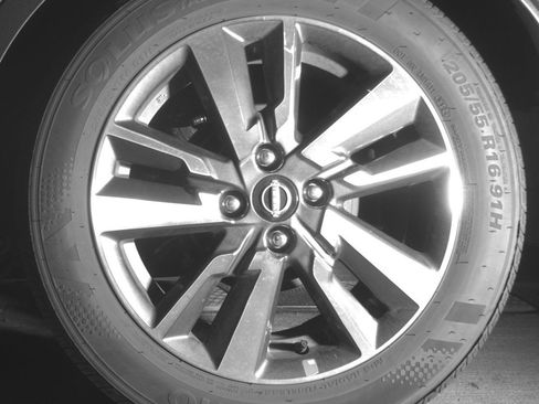 Used 2025 Jeep Compass Limited image 14