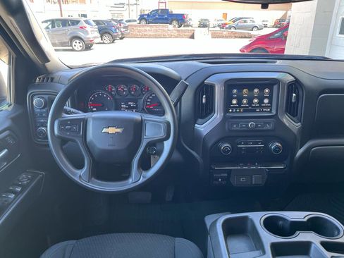 Used 2019 Chevrolet Silverado 1500 Custom w/ Custom Value Package AWD/4WD image 24