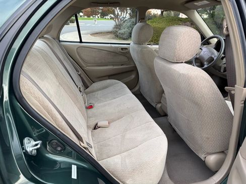 Used 2002 Toyota Corolla LE image 12