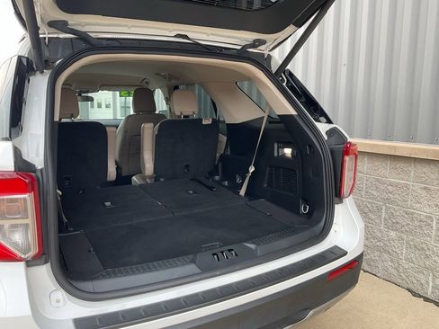 Used 2023 Ford Explorer XLT w/ Equipment Group 202A image 21