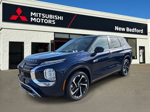 New 2025 Mitsubishi Outlander SE image 1