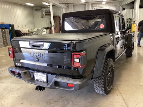 Used 2024 Jeep Gladiator Sport image 6