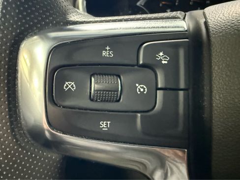 Used 2025 Chevrolet Blazer LT AWD/4WD image 18