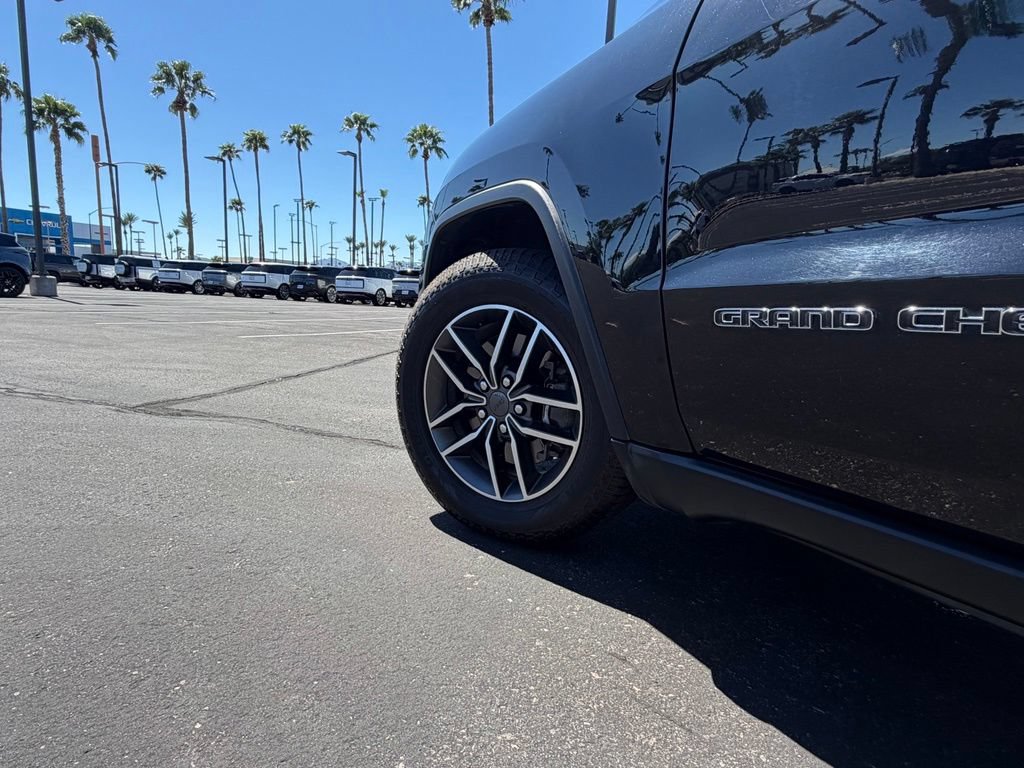 Used 2022 Jeep Grand Cherokee Limited RWD image 4