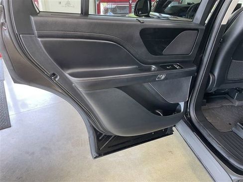 Used 2023 Lincoln Aviator AWD image 27