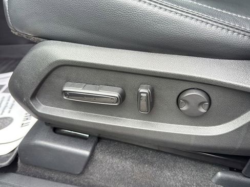 Used 2025 Honda Pilot EX-L image 35
