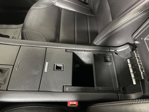 Used 2013 Ford Taurus SEL image 21