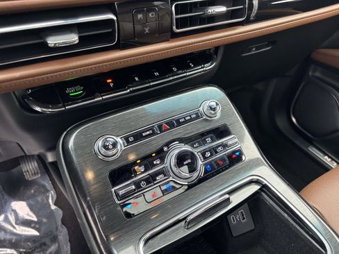 Used 2021 Lincoln Nautilus Reserve image 24