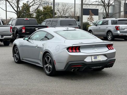Used 2024 Ford Mustang Premium image 9