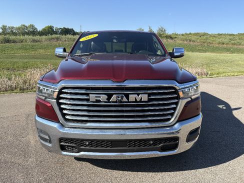 Used 2025 RAM 1500 Laramie AWD/4WD image 8