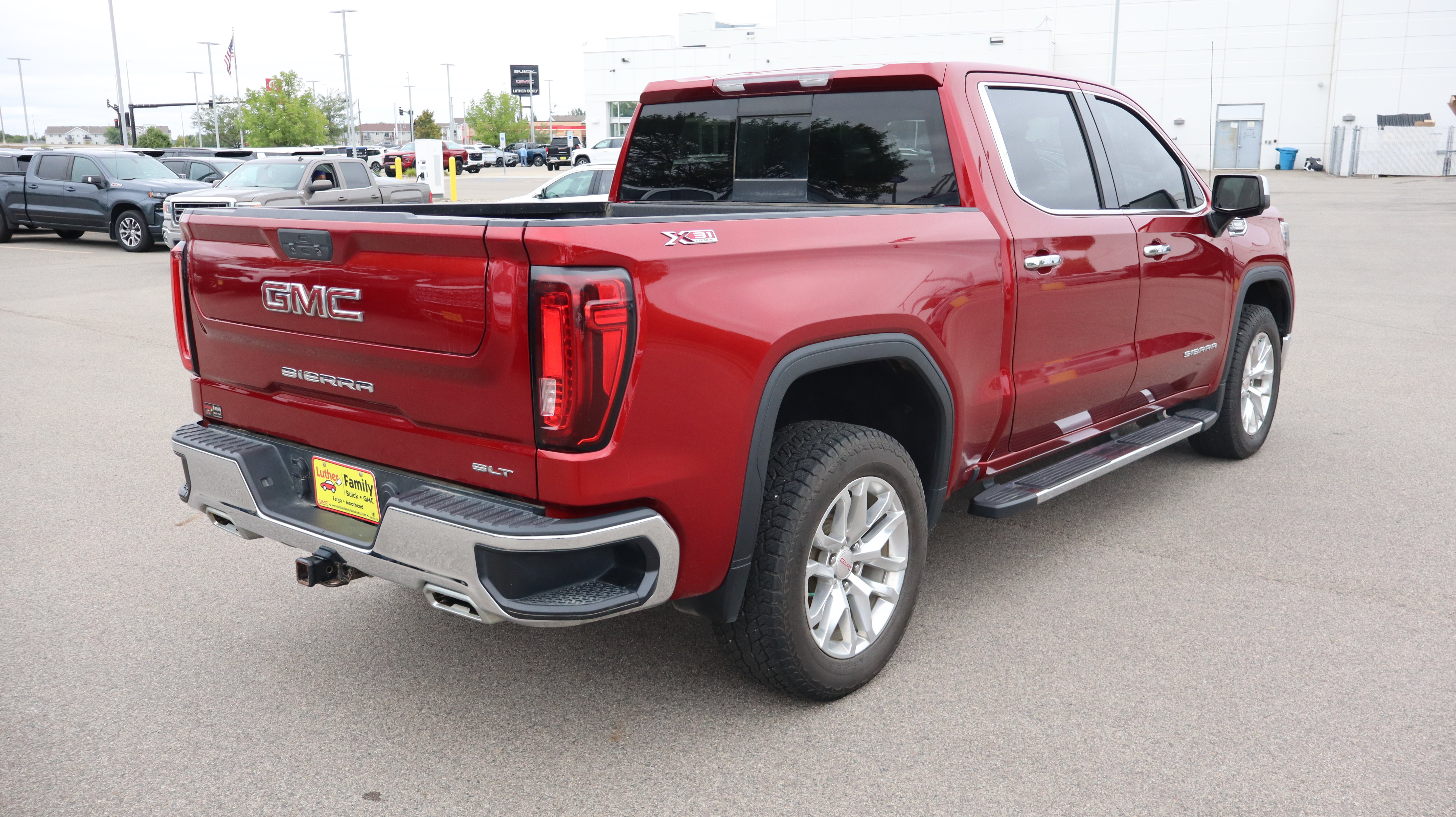 Used 2021 GMC Sierra 1500 SLT AWD/4WD image 6