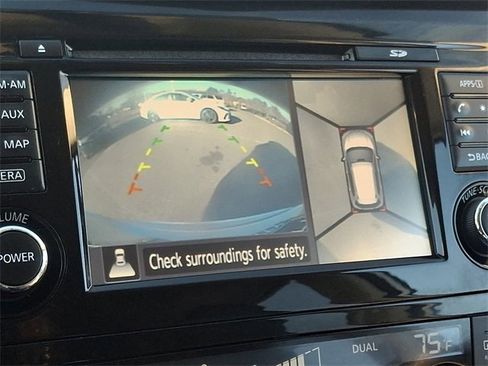 Used 2014 Nissan Rogue SL image 18