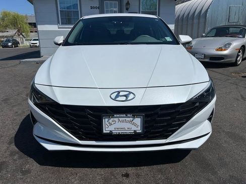 Used 2022 Hyundai Elantra SEL FWD image 2