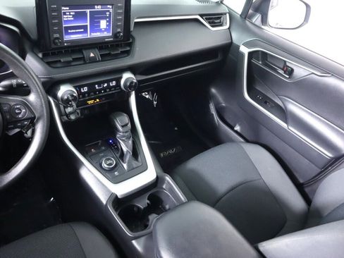 Used 2021 Toyota RAV4 LE AWD/4WD image 31