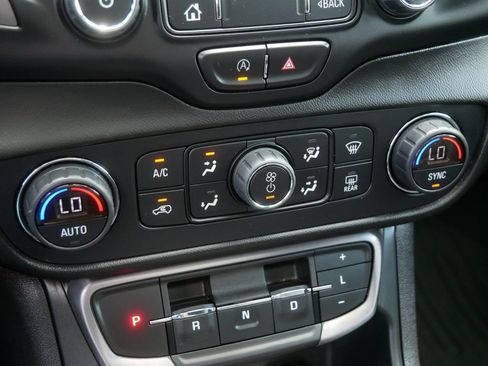 Used 2022 GMC Terrain AT4 AWD/4WD image 29