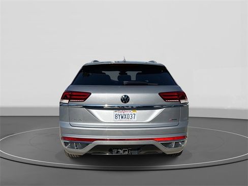 Certified 2022 Volkswagen Atlas Cross Sport SEL R-Line image 4