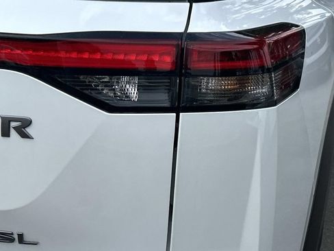 New 2026 Nissan Pathfinder SL w/ SL Premium Package FWD image 12