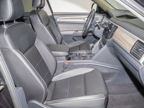 Used 2023 Volkswagen Atlas SEL AWD/4WD image 16