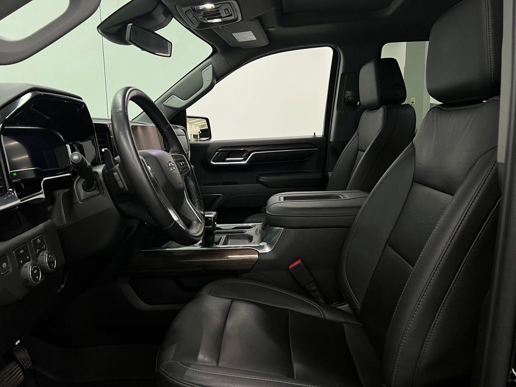 Used 2022 Chevrolet Silverado 1500 RST w/ Redline Edition AWD/4WD image 15
