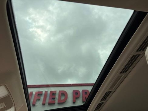 Used 2014 Mercedes-Benz E 350 Sedan image 43