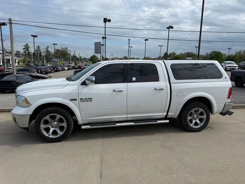 Used 2017 RAM 1500 Laramie w/ Convenience Group image 9
