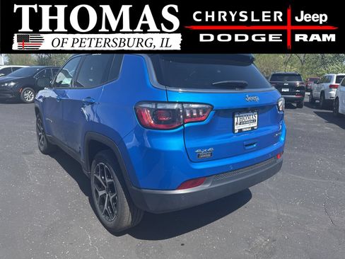 Used 2025 Jeep Compass Limited AWD/4WD image 5