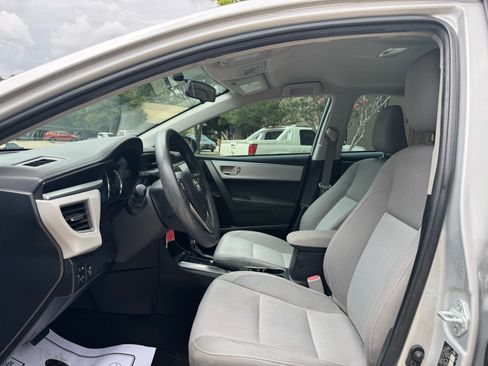 Used 2016 Toyota Corolla LE FWD image 5