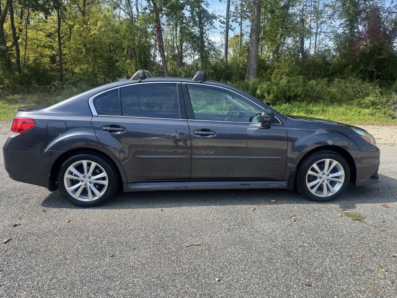 Used 2013 Subaru Legacy 2.5i Premium AWD/4WD image 6