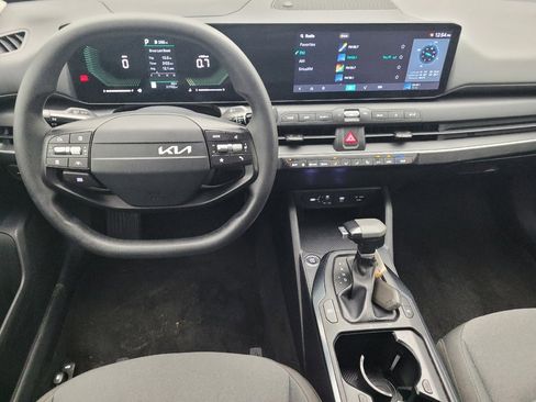 Used 2025 Kia K4 FWD image 22