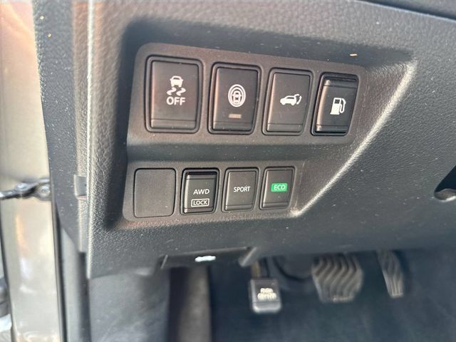 Used 2019 Nissan Rogue SV AWD/4WD image 14