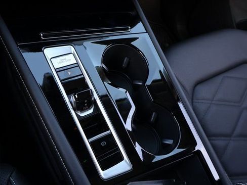 New 2026 Volkswagen Atlas SE image 25