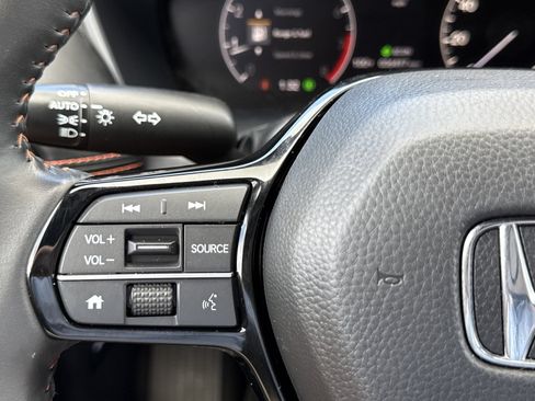 Used 2025 Honda HR-V Sport image 18