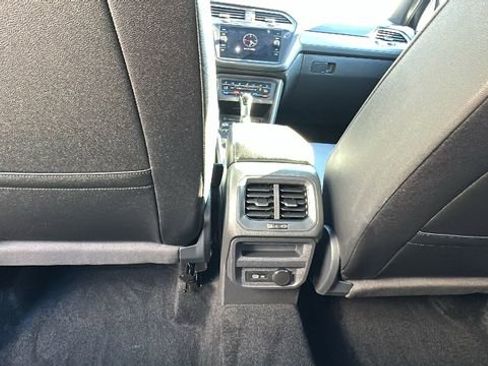 Used 2024 Volkswagen Tiguan SE R-Line image 30