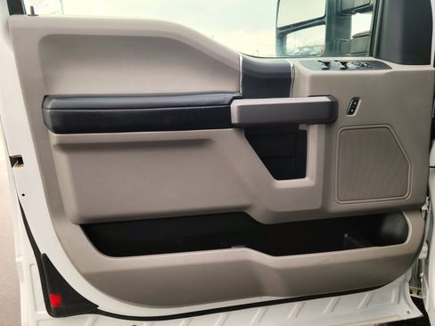 Used 2018 Ford F250 XLT w/ XLT Value Package image 6