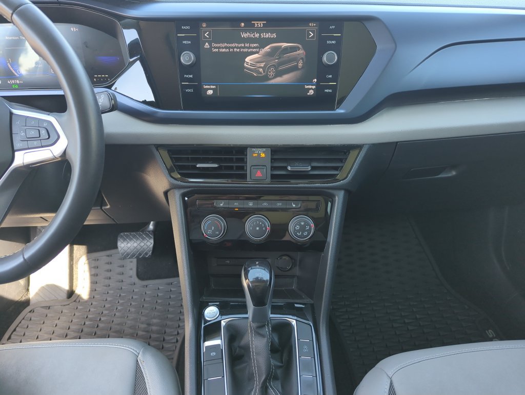 Certified 2023 Volkswagen Taos SE FWD image 25