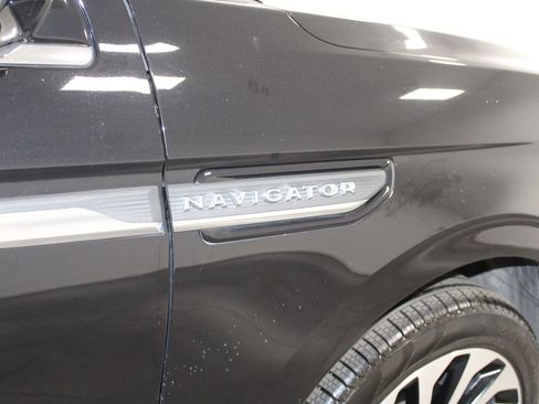 Used 2023 Lincoln Navigator Reserve image 12