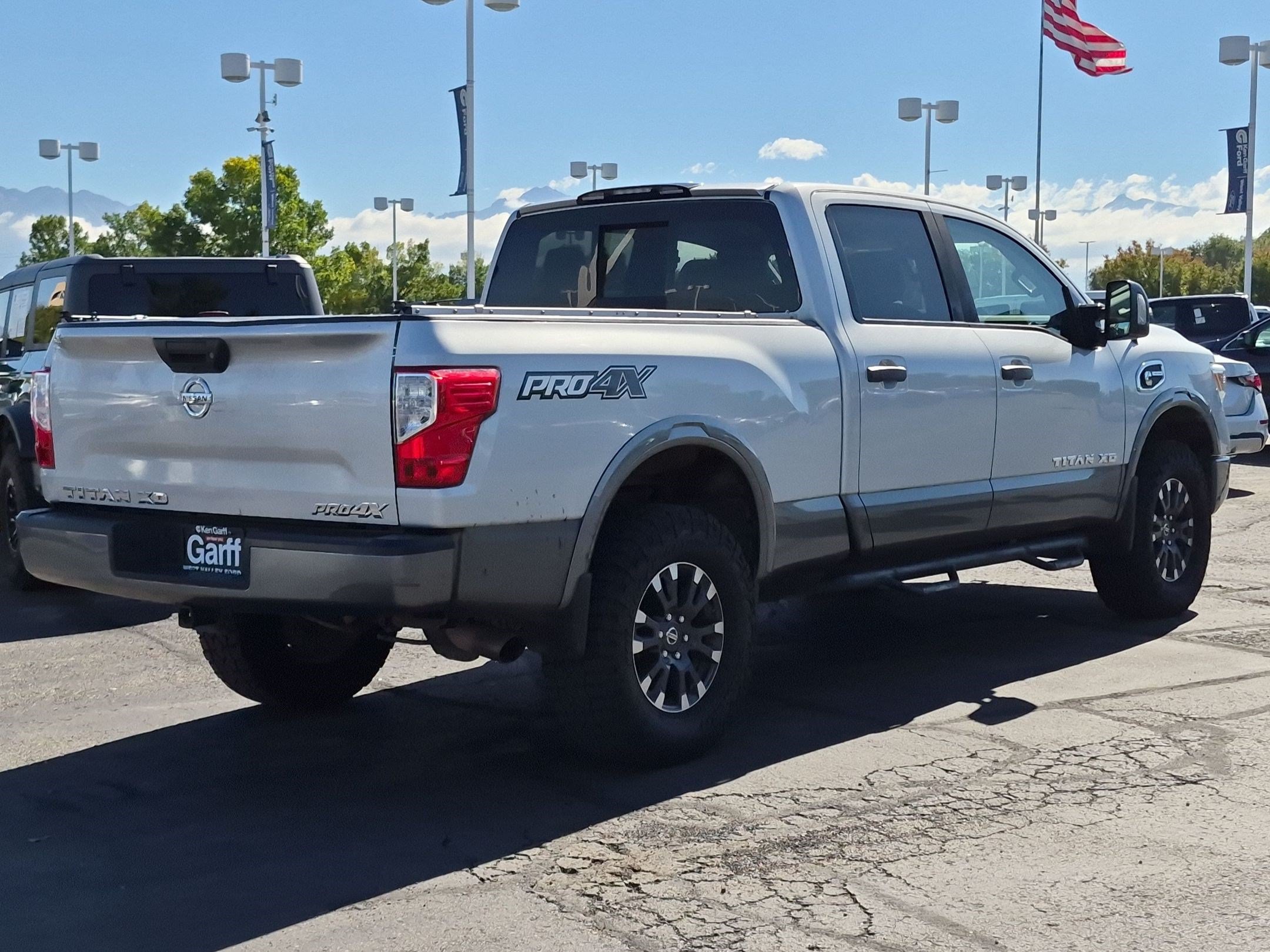 Used 2017 Nissan Titan PRO-4X AWD/4WD image 3