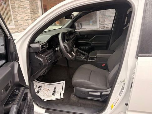 Used 2025 Toyota 4Runner SR5 AWD/4WD image 20