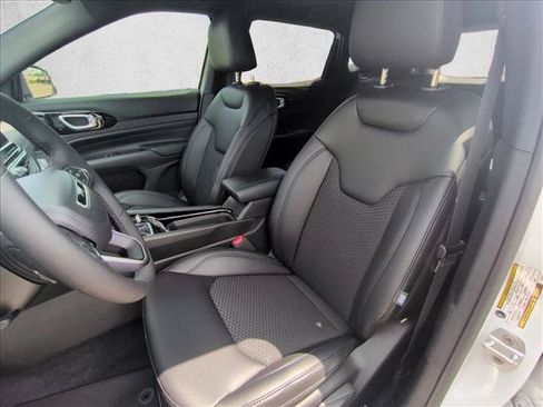 New 2026 Jeep Compass Latitude AWD/4WD image 4