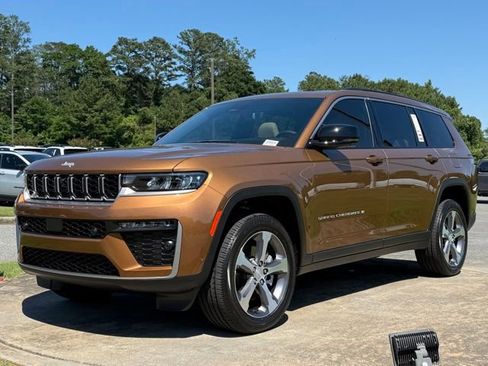 New 2026 Jeep Grand Cherokee L Limited AWD/4WD image 3