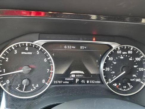 Used 2025 Nissan Pathfinder SV FWD image 12