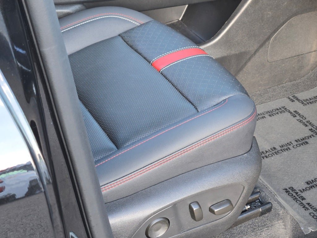 Used 2026 Chevrolet Traverse RS AWD/4WD image 7