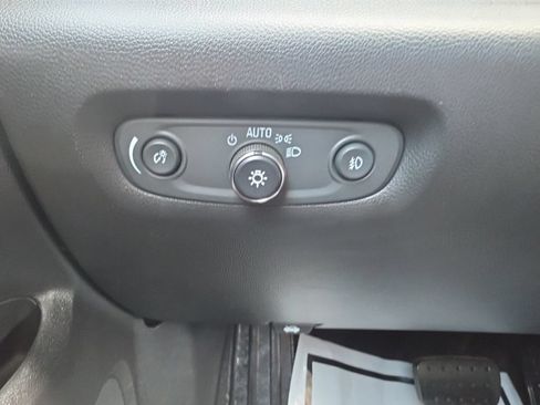 Used 2020 Chevrolet Traverse LT w/ LPO, Floor Liner Package AWD/4WD image 9
