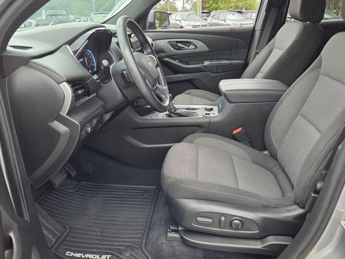 Certified 2023 Chevrolet Traverse LT FWD image 12