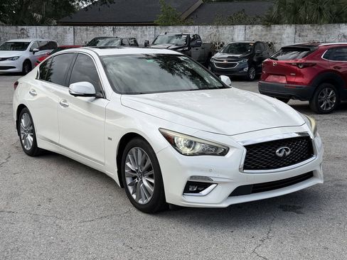Used 2018 INFINITI Q50 Luxe w/ Sensory Package (Luxe) RWD image 2