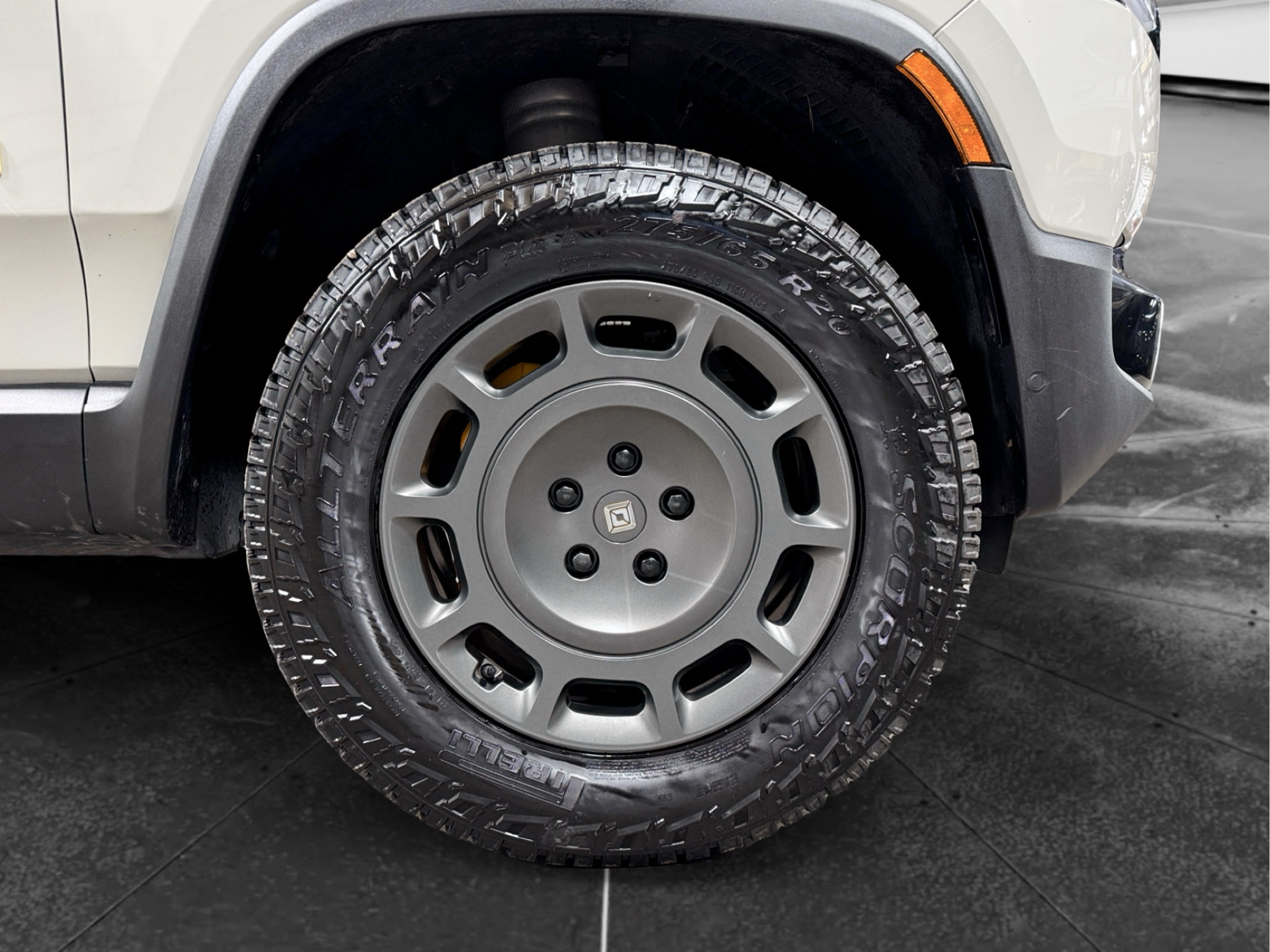 Used 2025 Rivian R1S Premium Dual AWD/4WD image 36
