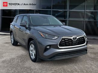Used 2025 Toyota Highlander LE video 1